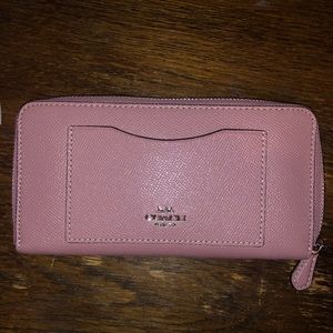 Coach Accordion Crossgrain Leather Zip Wallet